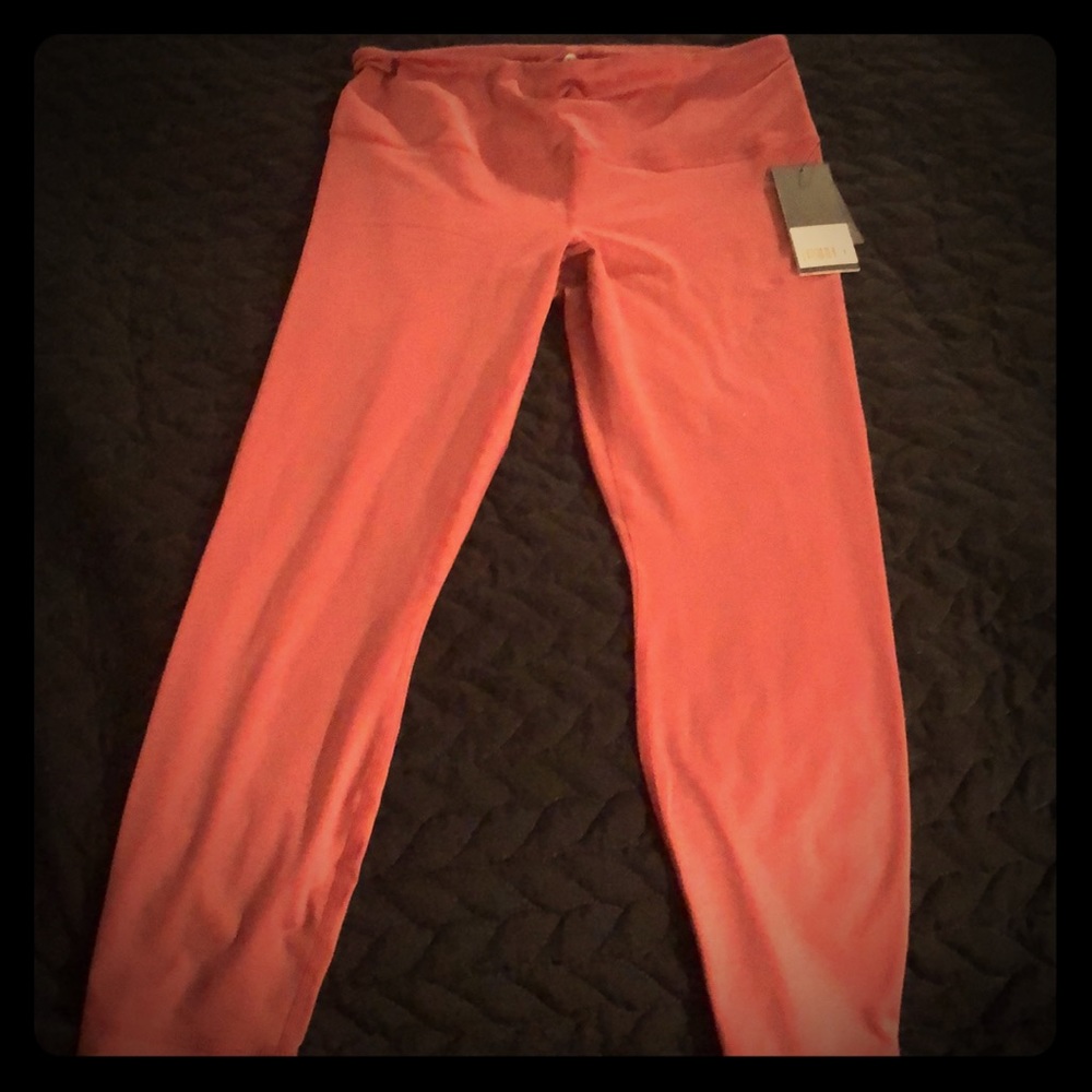 NWT Velocity “no sweat” ankle length leggings.